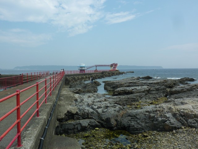 串本海中公園の海中展望塔